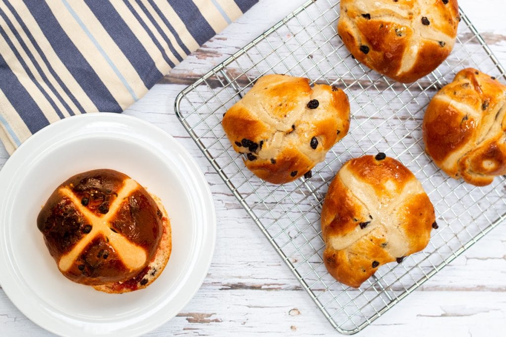 traditional hot cross buns