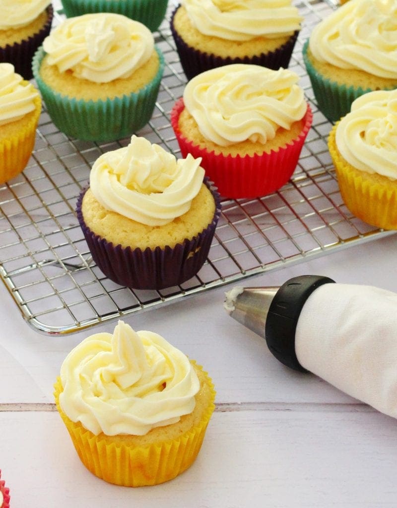 Lemon cupcakes with lemon buttercream