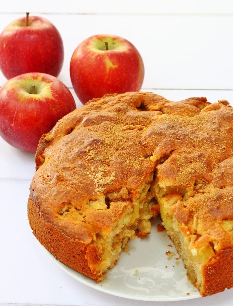 Cinnamon apple cake
