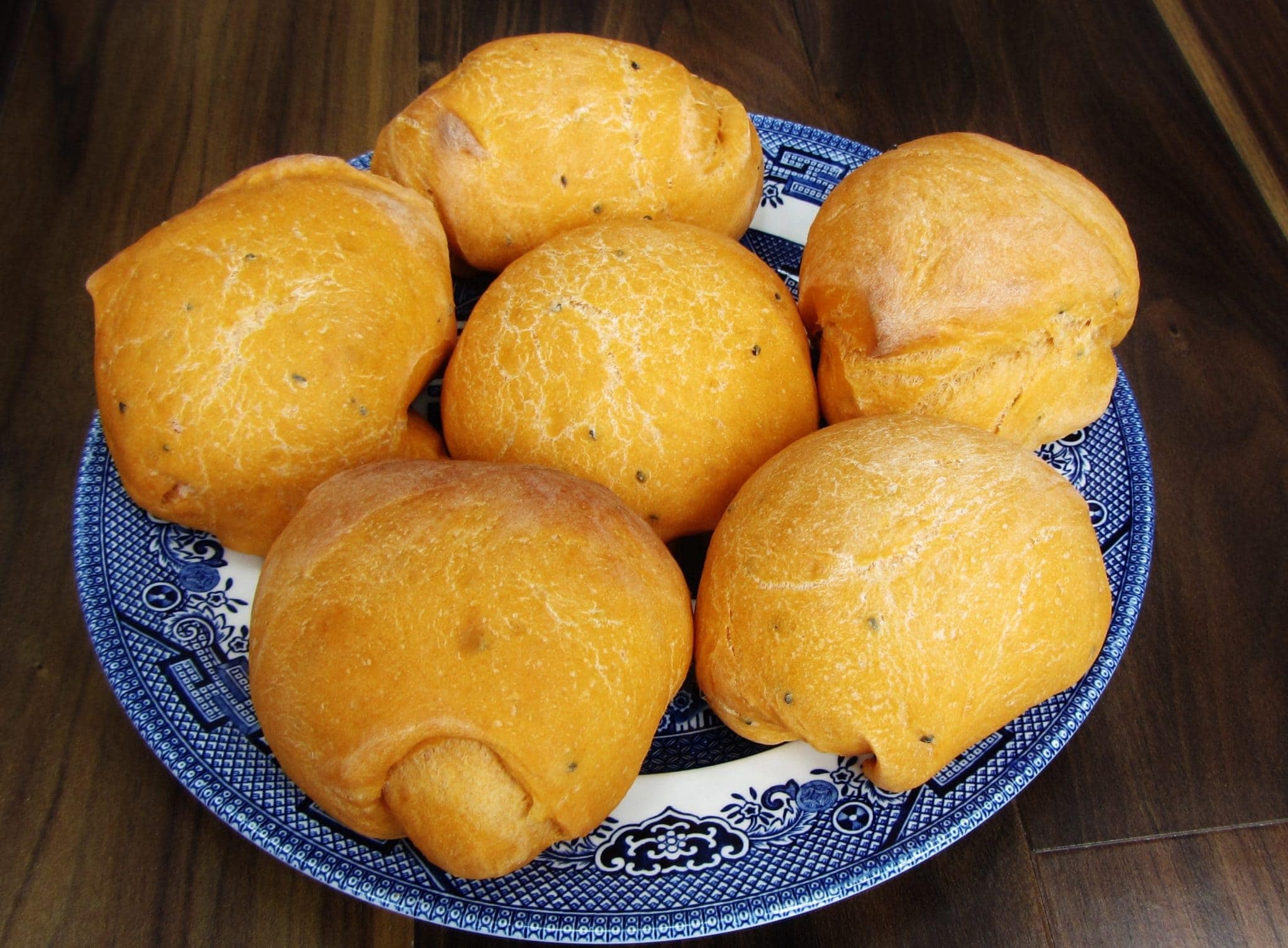 tomato and nigella seed rolls