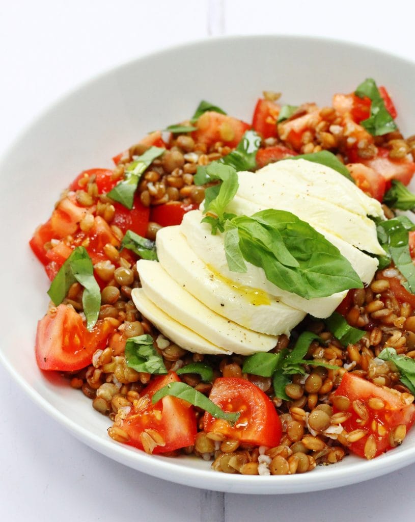 Spelt and lentil caprese salad