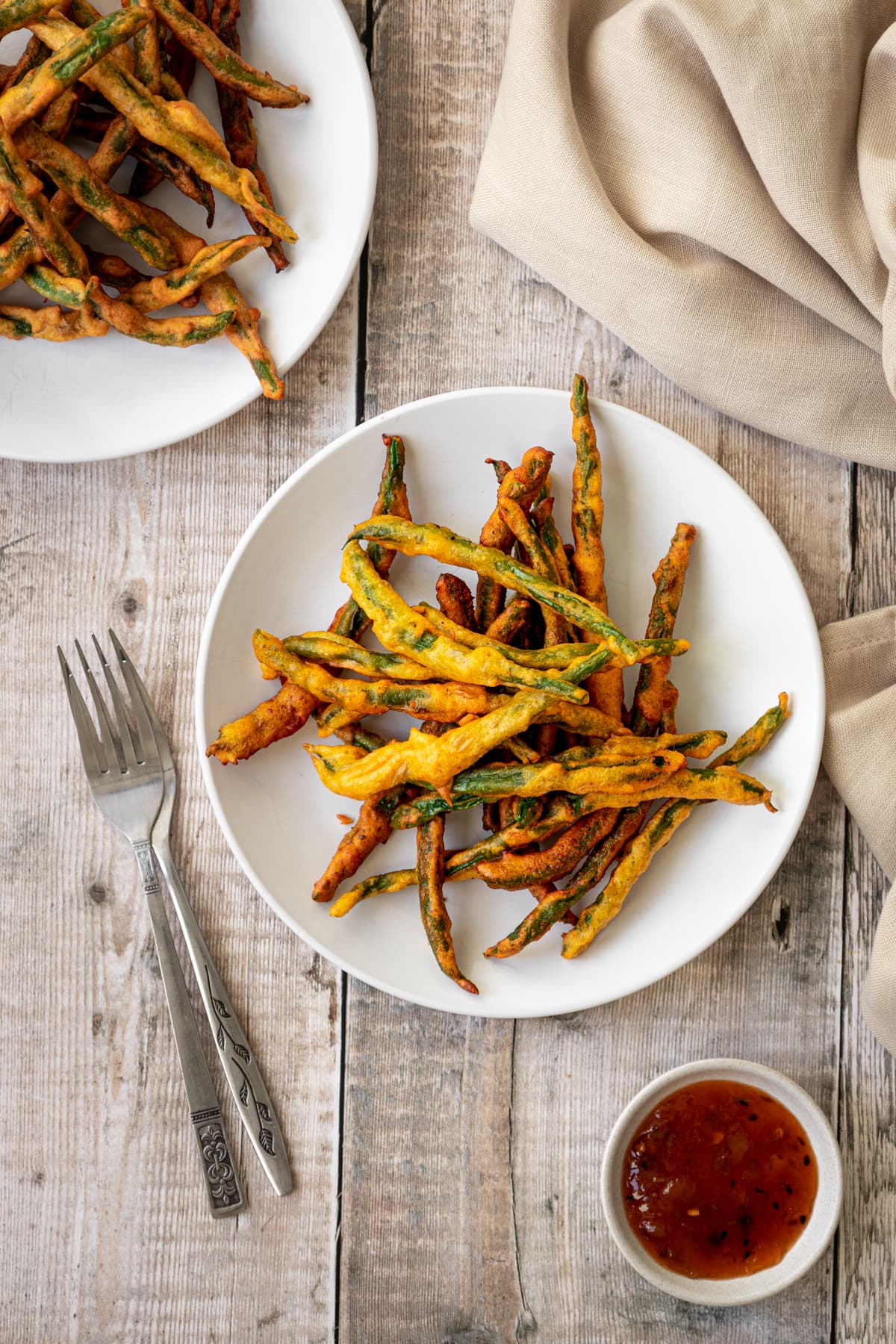crispy green bean fries with mango chutney