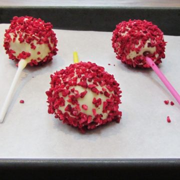 Golden oreo raspberry cookie pops