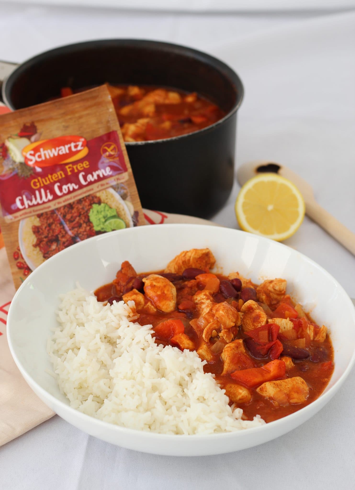 Schwartz chilli con carne mix and bowl of chicken chilli