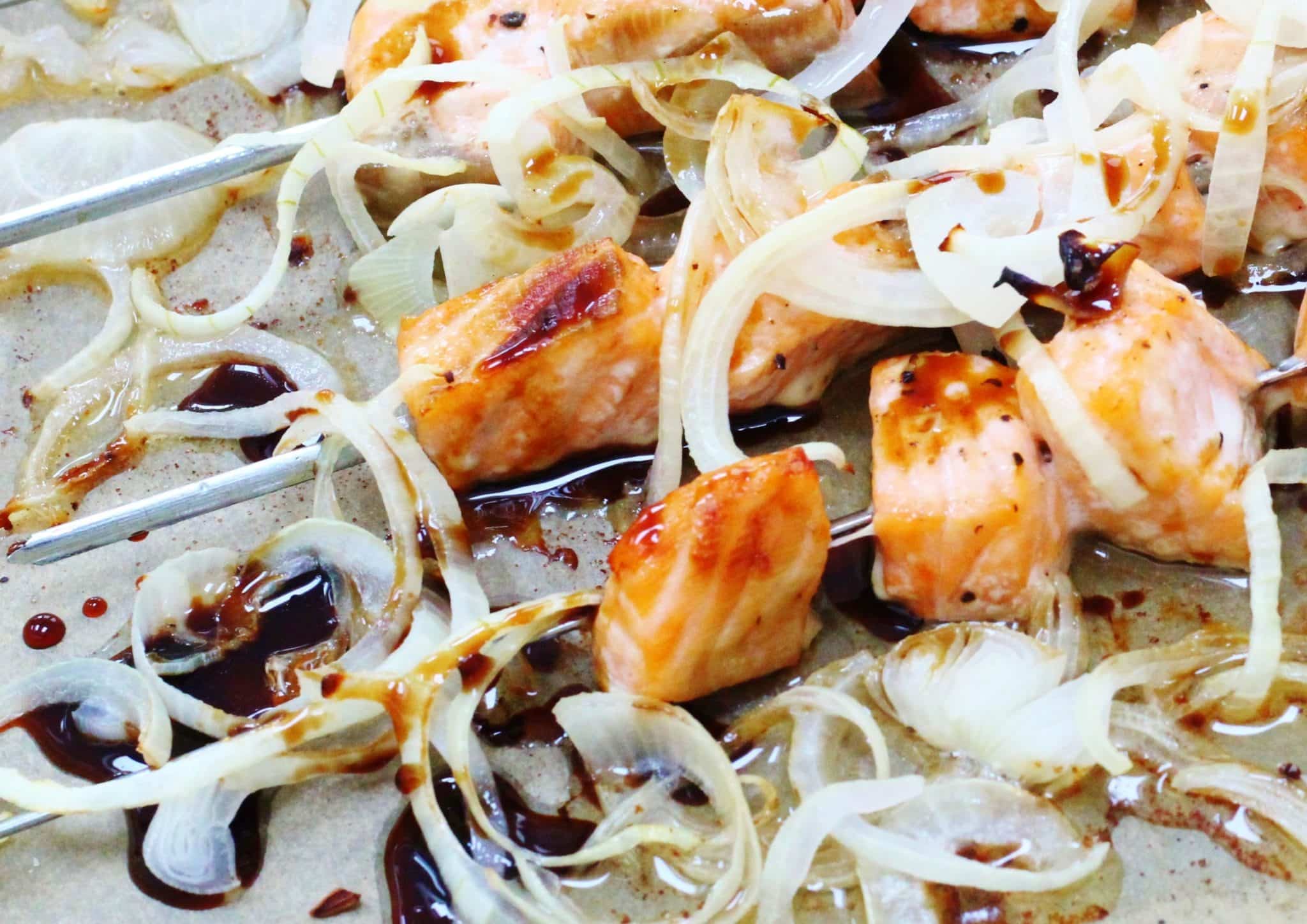 Oraguli Masharapit - Baked salmon kebabs with pomegranate molasses