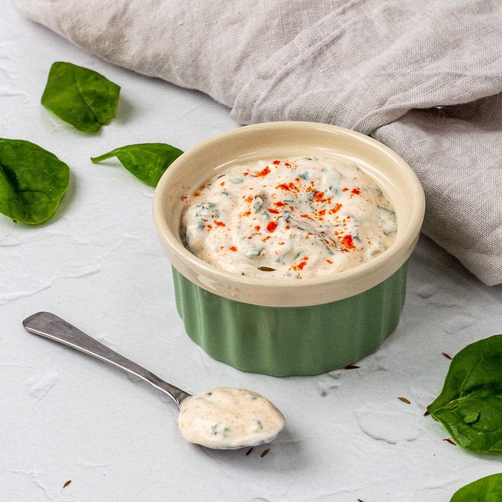 Spinach raita in a bowl