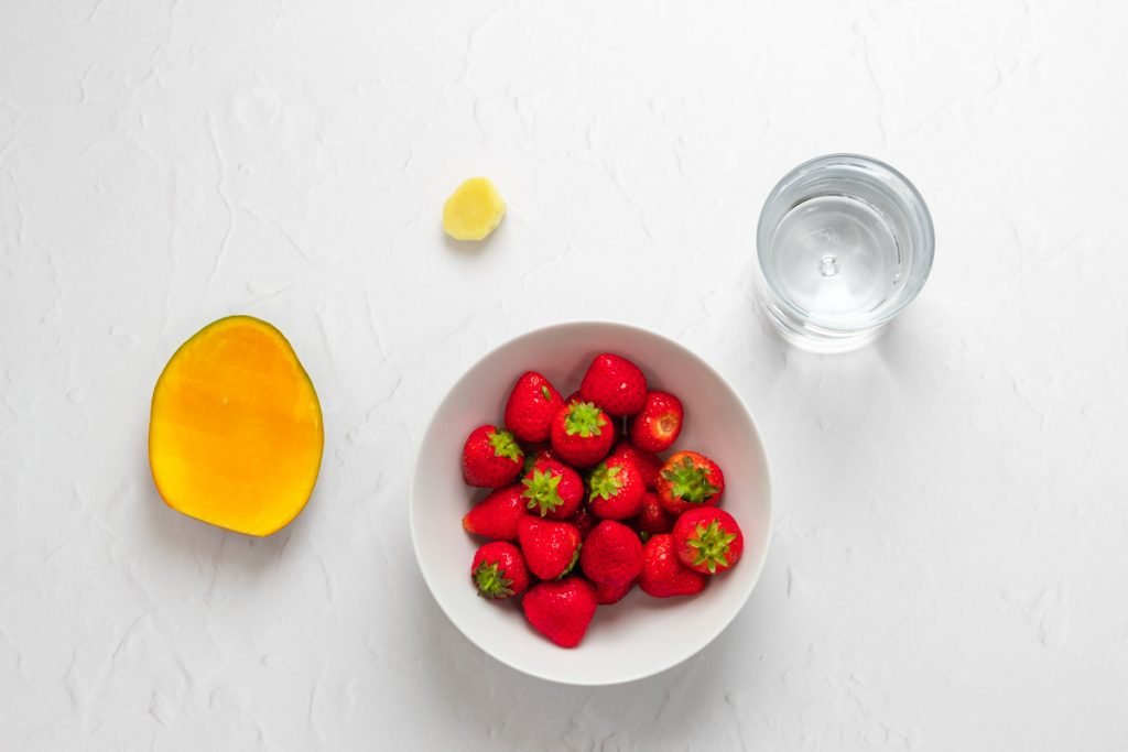 Ingredients for strawbery mango smoothie