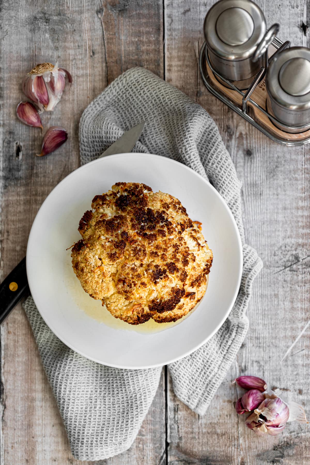 air fried garlic butter cauliflower on a plate
